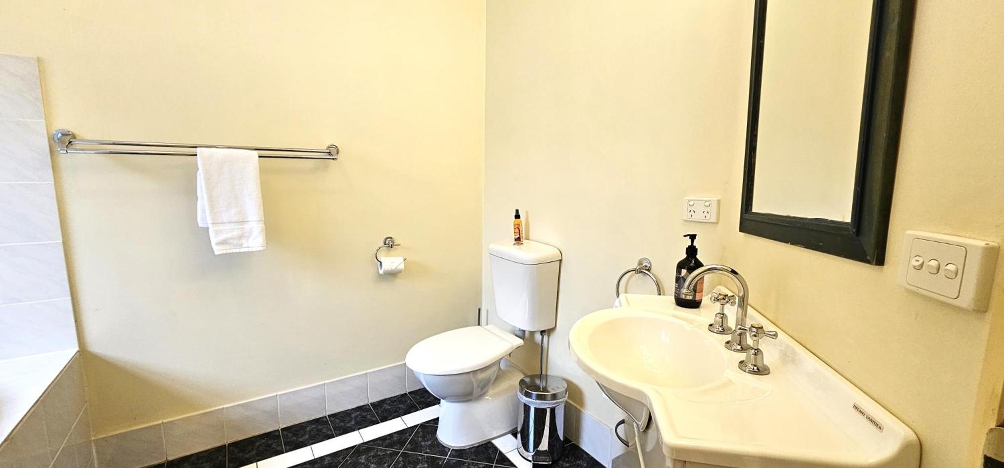 Chez Vous French Spa Villa 2 Pokolbin Εξωτερικό φωτογραφία